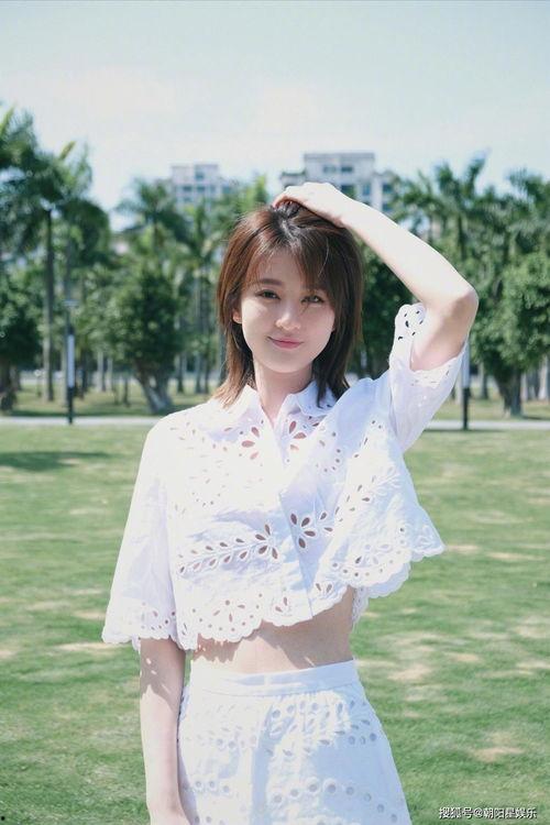 娛樂(lè)吃瓜醬服飾圖片高清,揭秘娛樂(lè)吃瓜醬服飾的吸睛魅力