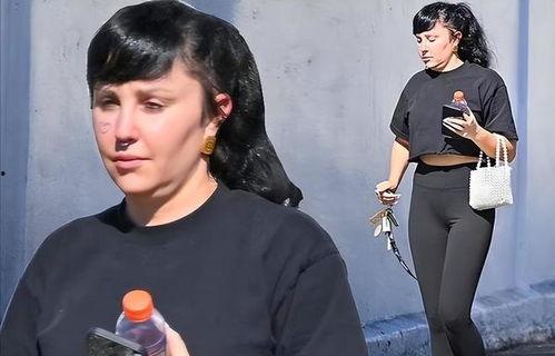 吃瓜系統(tǒng)娛樂(lè)圈一口氣看完,一網(wǎng)打盡，盡享八卦盛宴