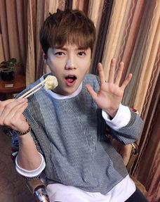 娛樂吃瓜醬精修,揭秘娛樂圈幕后真相，帶你領(lǐng)略明星們的真實(shí)生活