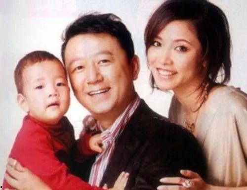 娛樂圈的瓜越吃越有味,瓜越吃越有味，揭秘明星幕后故事