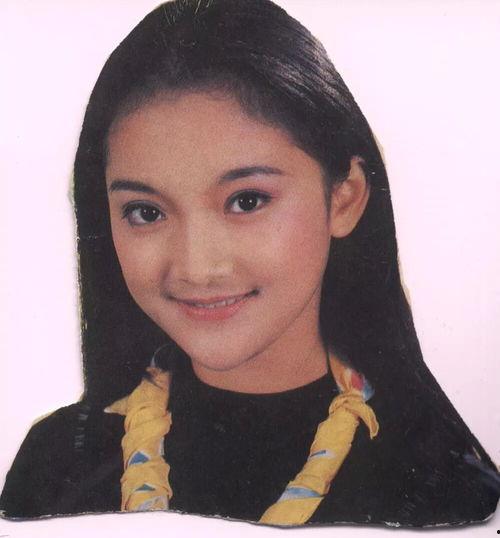 娛樂(lè)圈吃瓜小眼睛歌手,揭秘“吃瓜小眼睛歌手”的成名之路