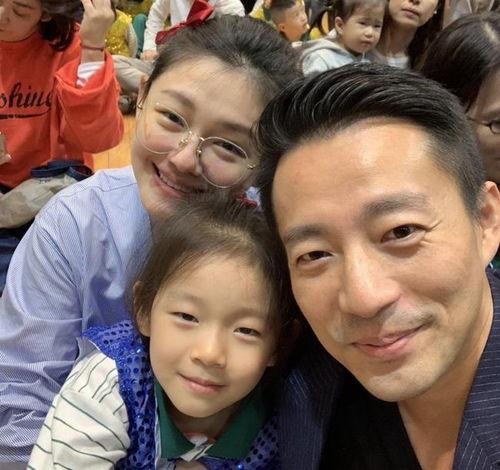 娛樂圈吃瓜爆料離婚,明星夫妻離婚風波，吃瓜群眾熱議真相揭曉