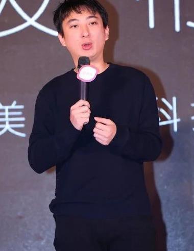 女星互撕娛樂圈吃瓜,女星互撕大戰(zhàn)，吃瓜群眾圍觀