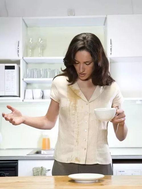 娛樂吃瓜醬清洗白衣服,娛樂吃瓜醬教你一招