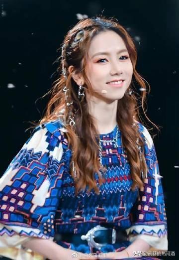 娛樂吃瓜小妹鄧紫棋,娛樂界的吃瓜小妹，揭秘娛樂圈背后的故事