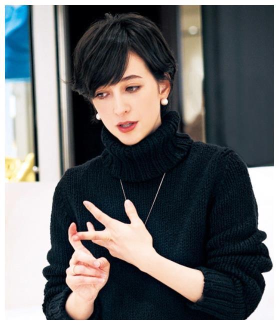 娛樂吃瓜探班男藝人,探班男藝人，吃瓜群眾眼中的幕后故事